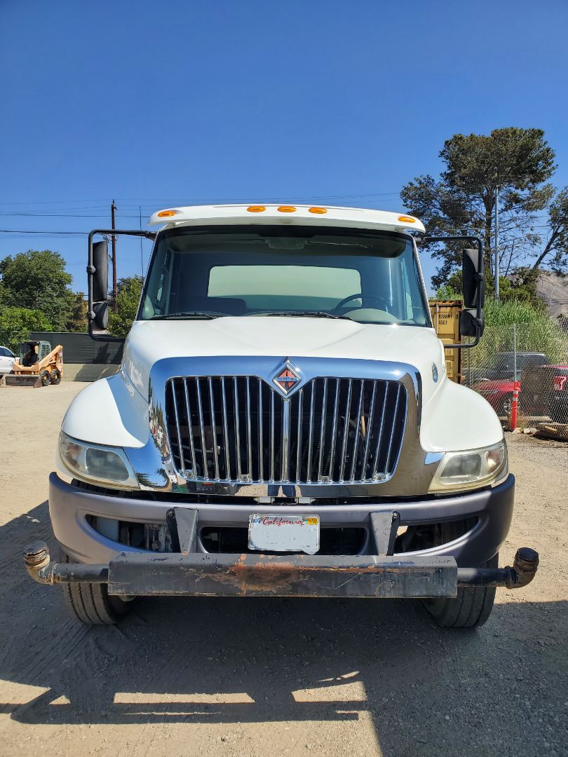 2013 INTERNATIONAL 4300 - Image 2